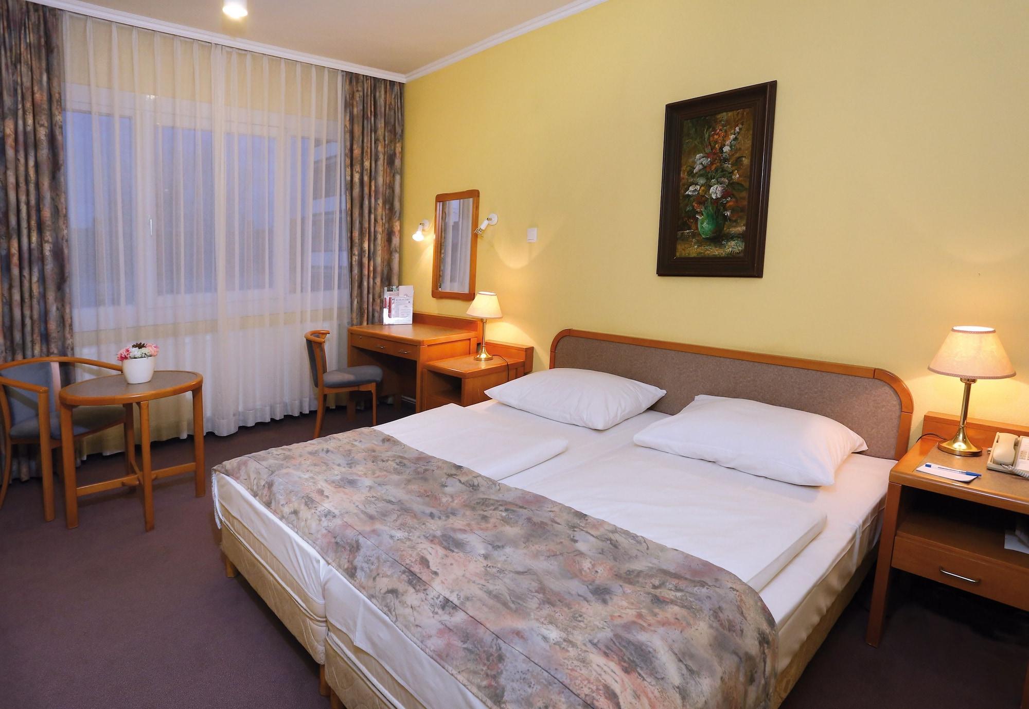 Danubius Raba Hotel 3*